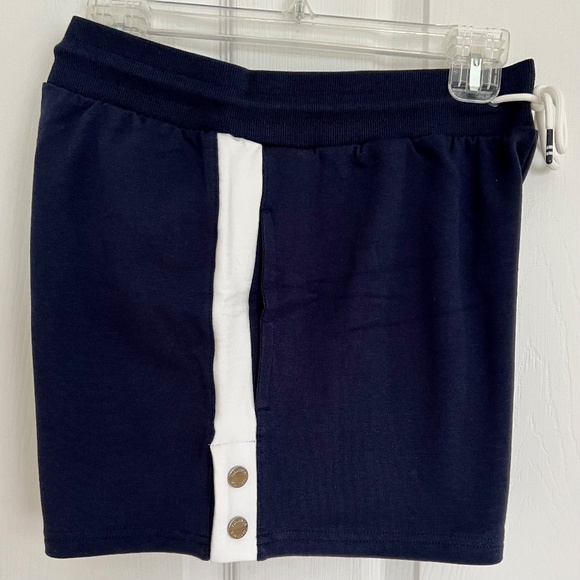 🎀Navy Blue & White Shorts - NWT - Size M🎀 - Picture 5 of 10